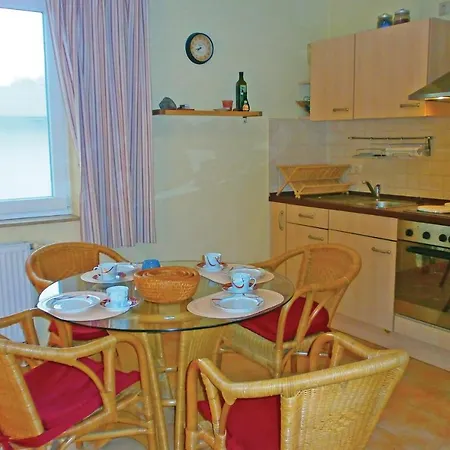 Awesome In Graal-mritz With 1 Bedrooms Appartement Graal-Mueritz